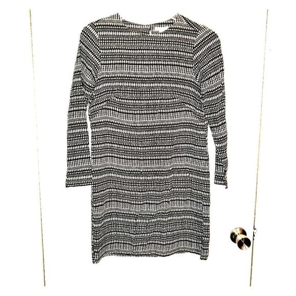 3/$20 Sale H&M Black and White Print Tunic Top - Picture 1 of 5